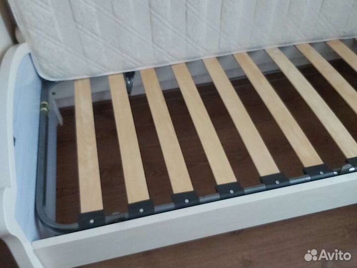 Детская кровать с тумбочкой