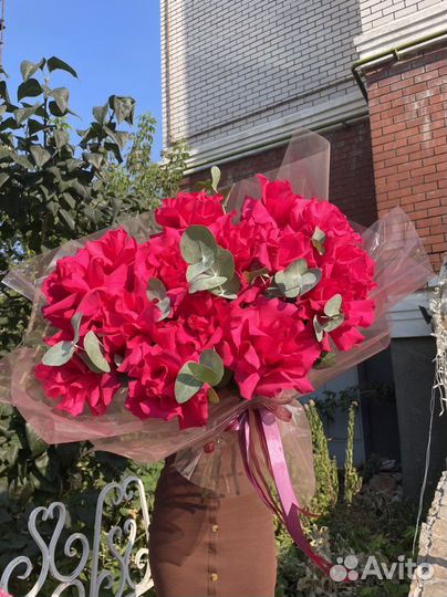 Букет из малиновых роз