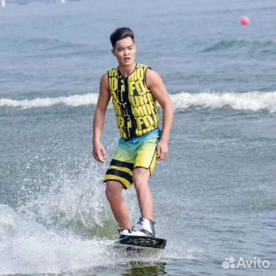 Спасательный жилет