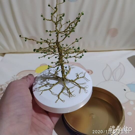 Дерево счастья.плетенное из проволоки с бисером