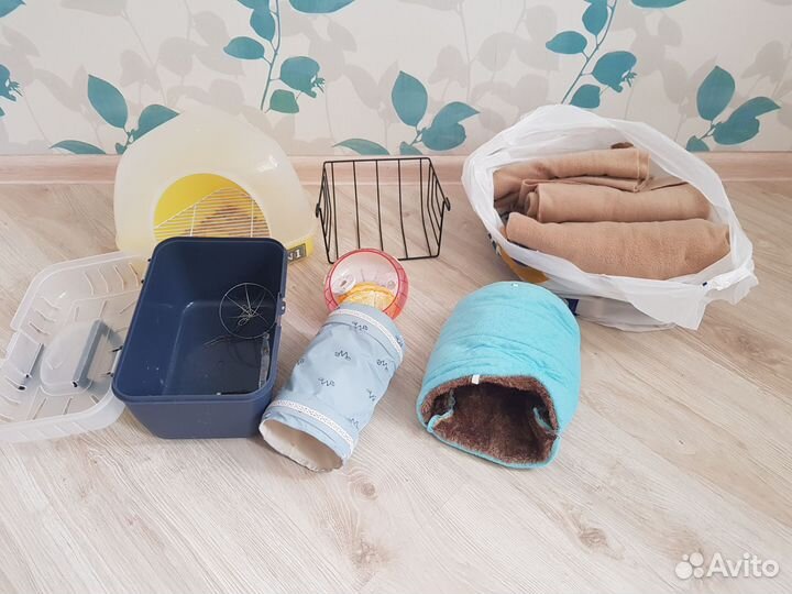 Набор для грызуна: переноска, туалет, поилка и тд