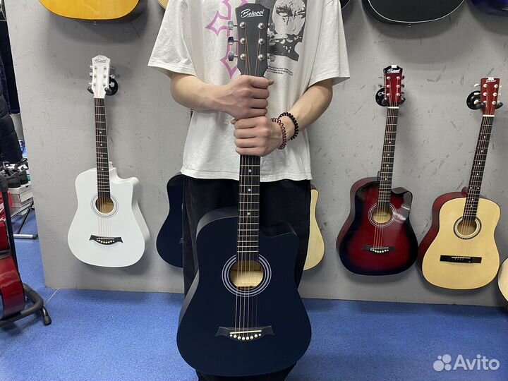Гитара новая чёрная
