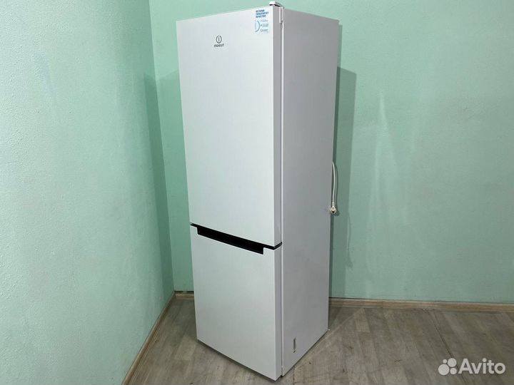 Холодильник indesit