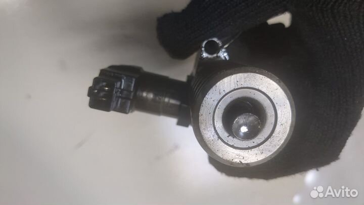 Форсунка топливная Volkswagen Touran, 2006