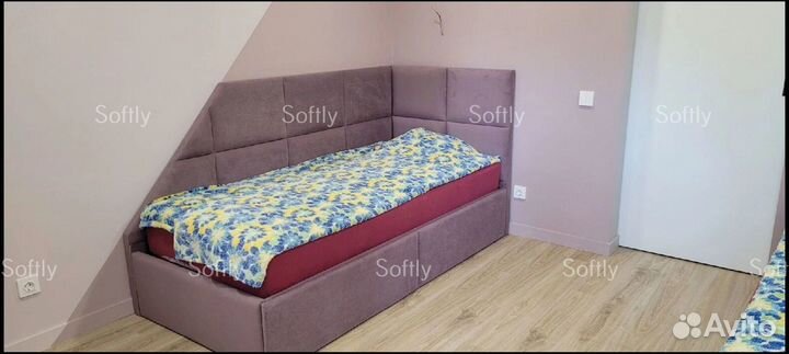 Детская кровать с мягкой спинкой