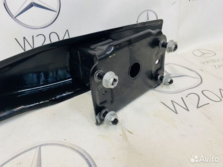 Усилитель заднего бампера Mercedes W204