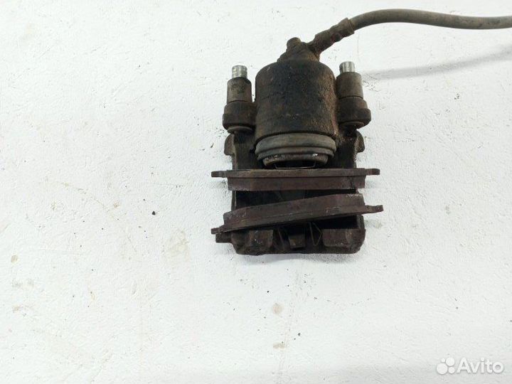 Суппорт передний правый Skoda Fabia 1.2 cgpa 2010