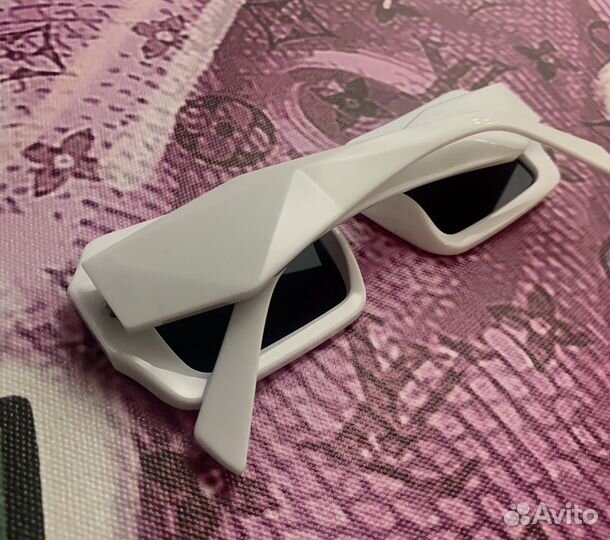 Солнцезащитные очки