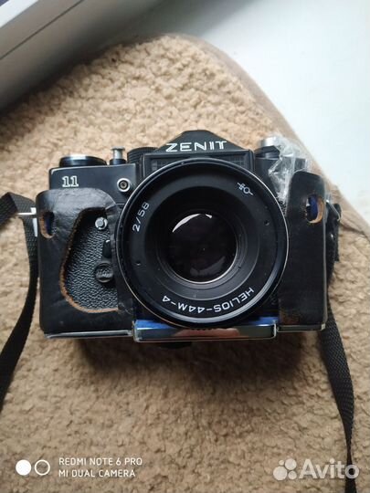 Фотоаппарат Зенит 11 с объективом Гелиос 44м-4
