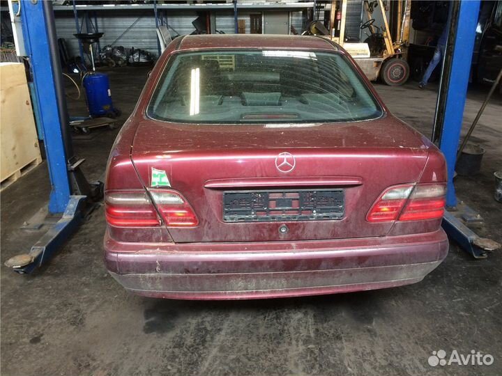Разбор на запчасти Mercedes E W210