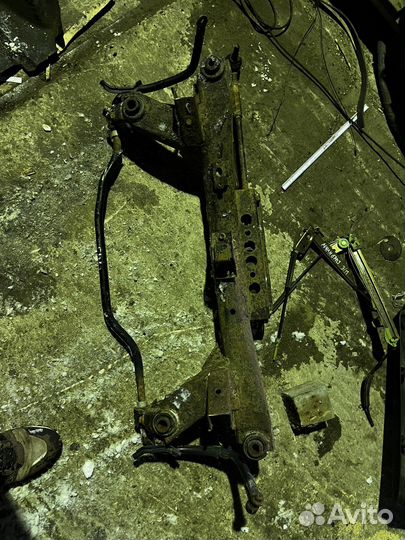 Задний подрамник Toyota avensis t250 03-08