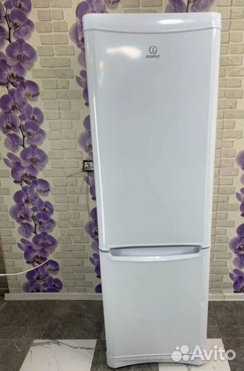 Холодильник indesit