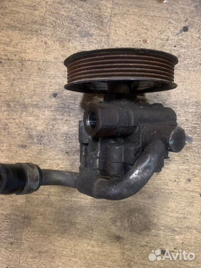 Насос гидроусилителя руля Toyota Corolla 4ZZ-FE