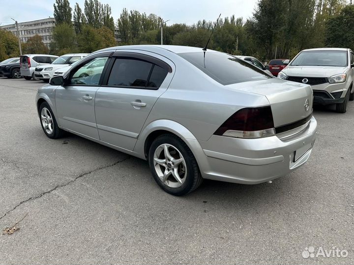 Opel Astra 1.6 AMT, 2008, битый, 158 000 км