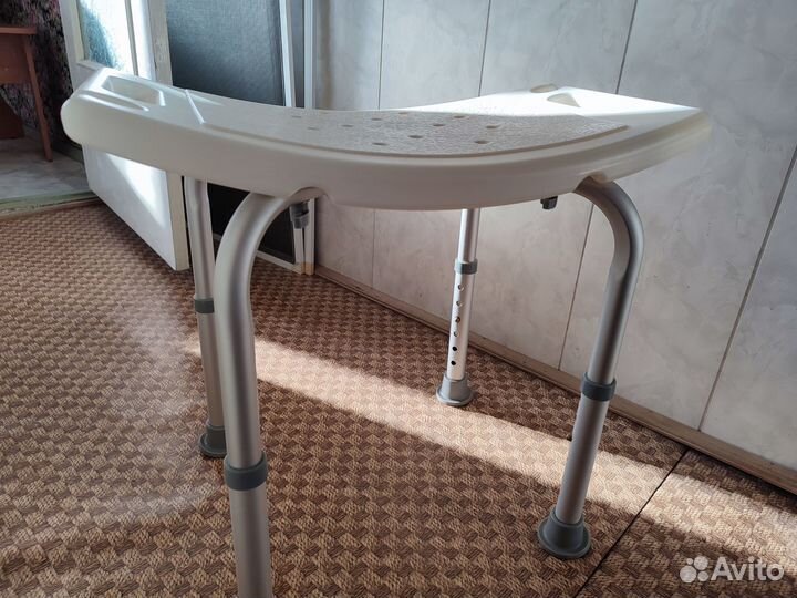 Стул для ванной