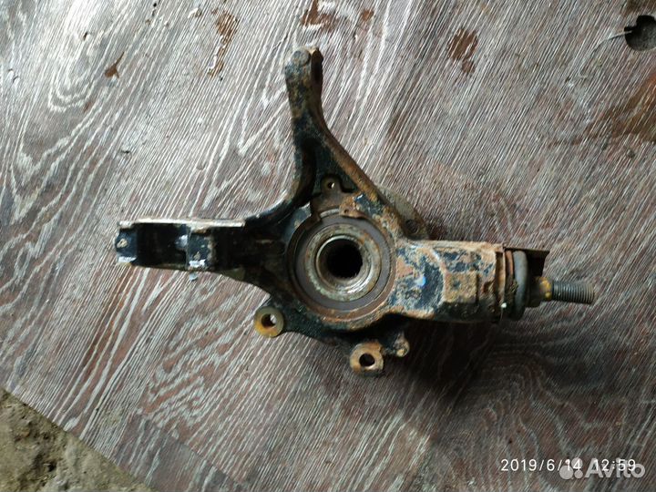 Кулак П.П Citroen Berlingo (NEW) (B9) 2008)