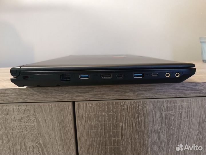 Ноутбук MSI MS-16J5
