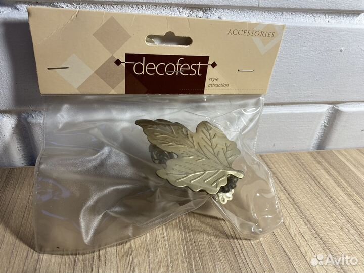 Клипса для шторки в ванной