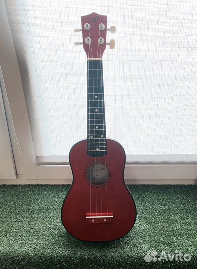 Укулеле сопрано с чехлом