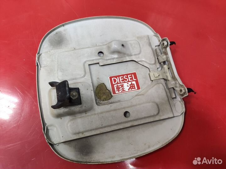 Лючок топливного бака Toyota Estima