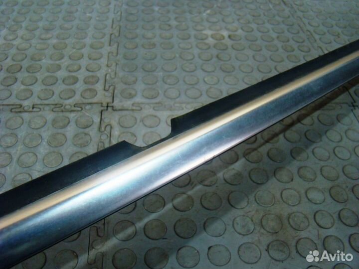 VW Tiguan 1 Накладка стекла заднего правого