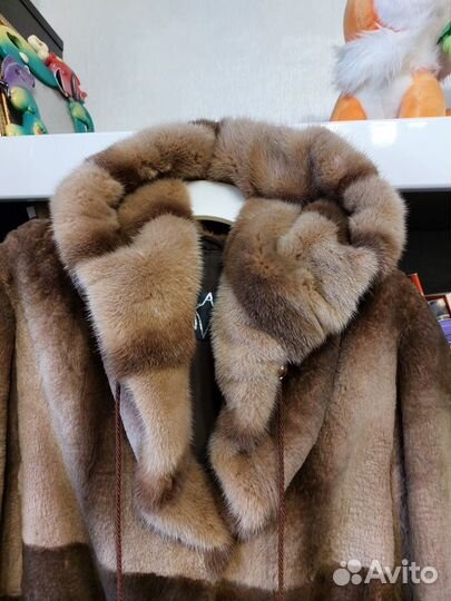 Шуба из бобрика