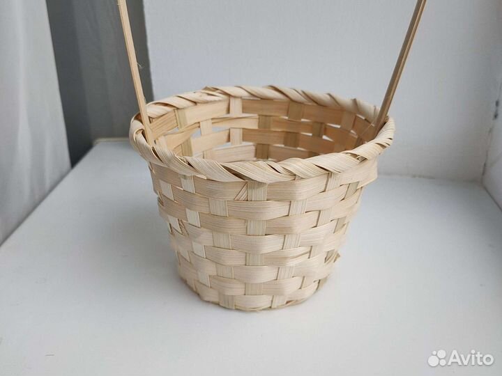 Корзинка плетеная