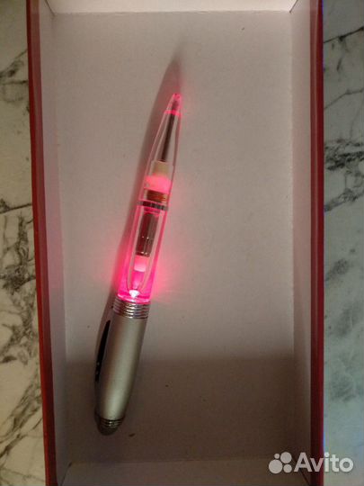 Шариковая ручка с подсветкой