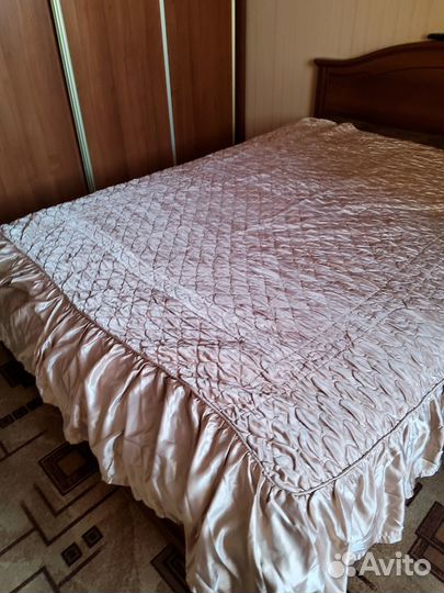 Покрывало на кровать бежевое