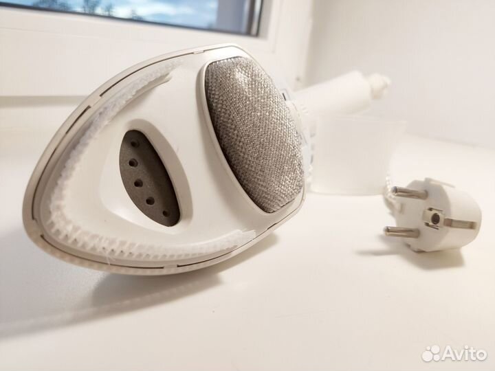 Паровой утюжок-отпариватель