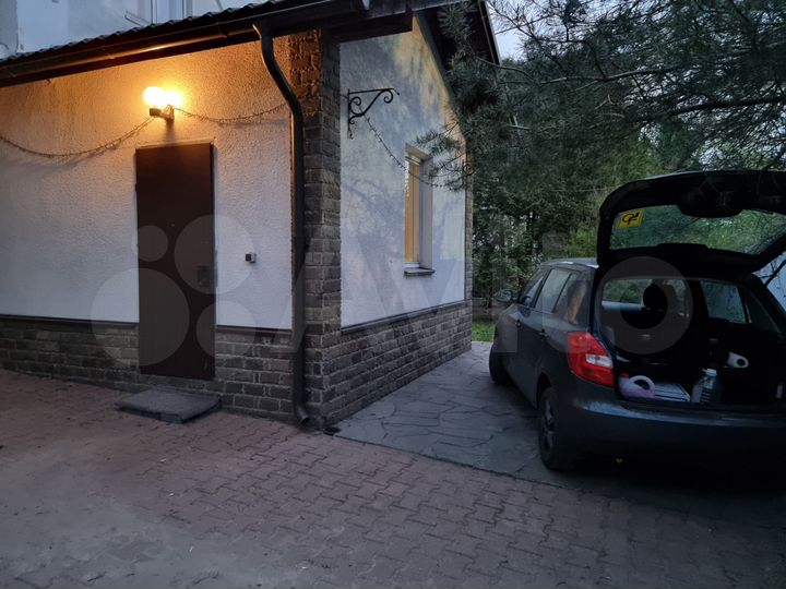 Дом 270 м² на участке 12 сот.