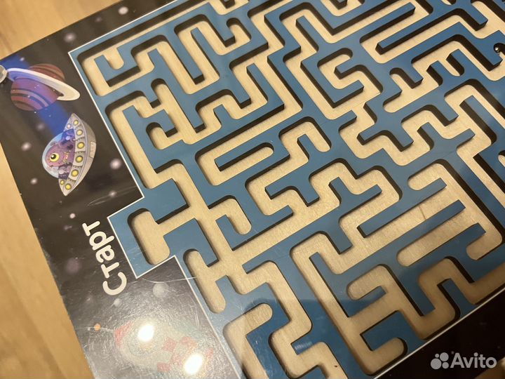 Деревянная и пластиковая головоломки