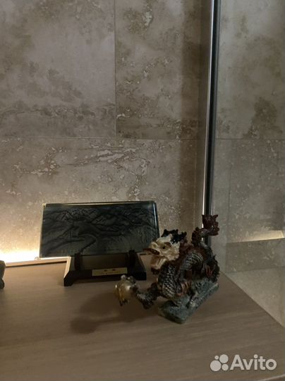 Статуэтки и фигурки