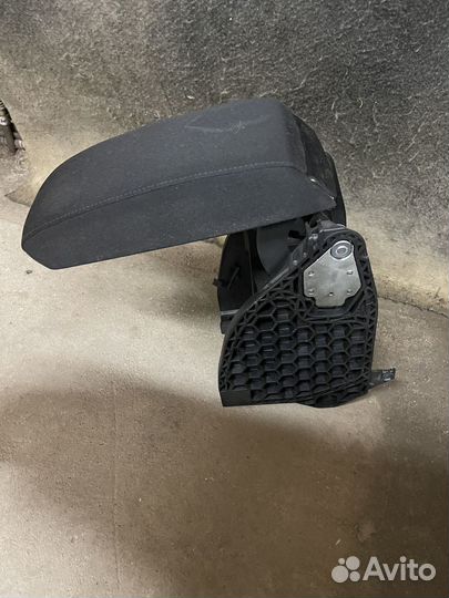 Подлокотник skoda octavia a5