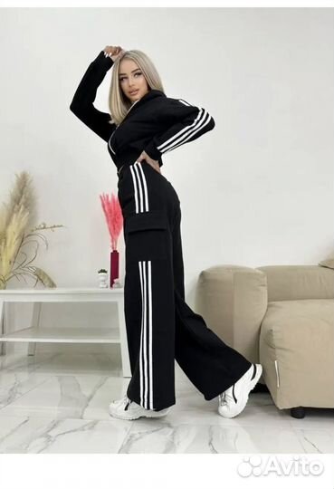 Спортивный костюм adidas