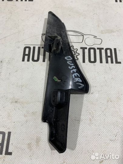 Накладка жабо левая Renault Duster K4MA606 2013