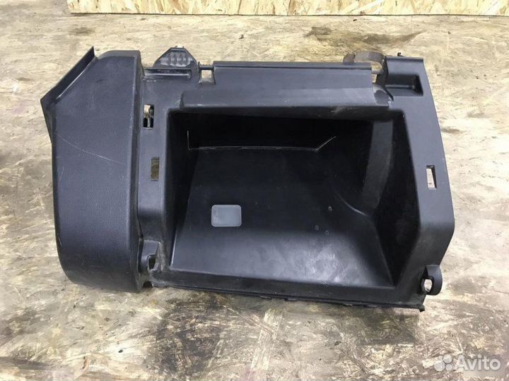 Бардачок Mazda 3 BK 2003-2008