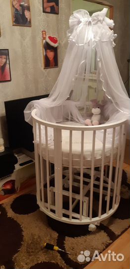 Кровать с маятником