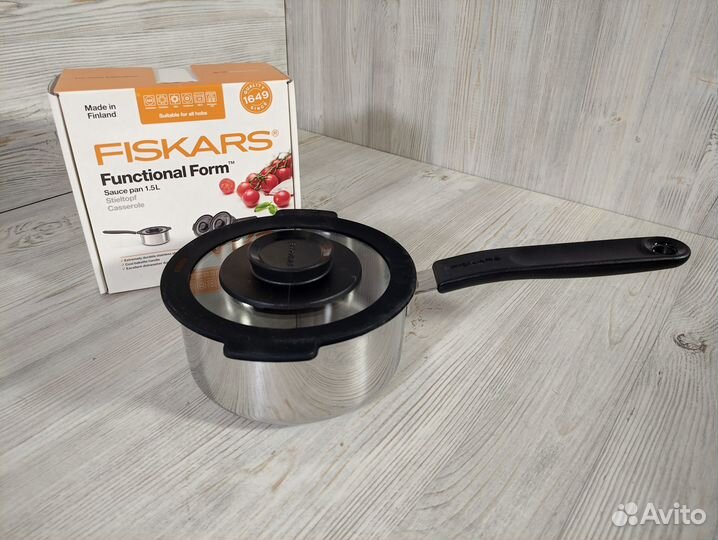 Ковш 1,5л FF с крышкой Fiskars 1026576