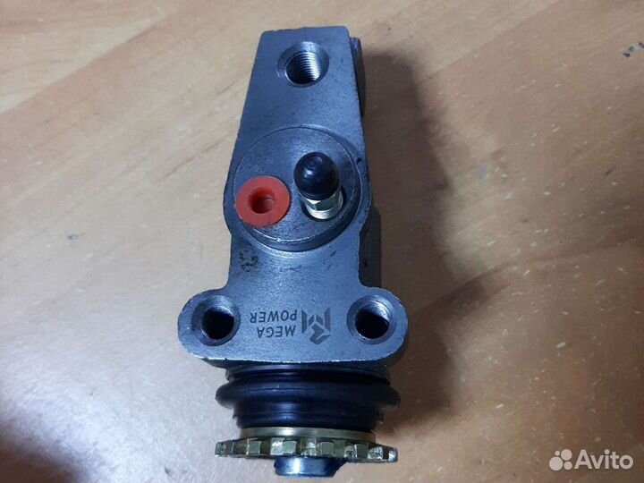 Цилиндр тормозной перед лев. HD72/78