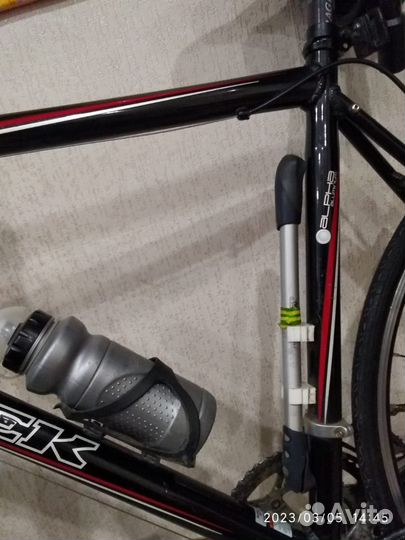 Шоссейный велосипед trek