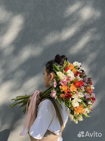 Букет из 25 Альстромерий микс