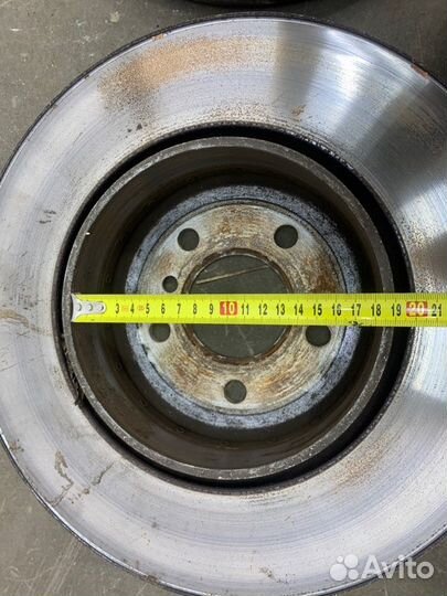 Тормозной диск задний Bmw 730Li F02 (Ф02) N52B30AF