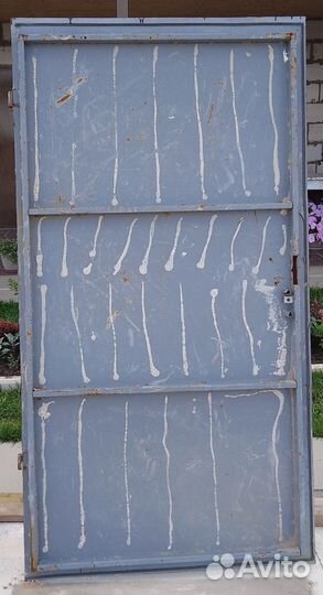 Продам дверь металлическую б/у