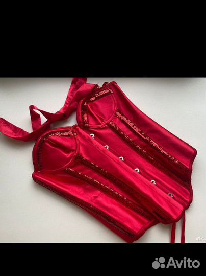 Красивый элегантный корсет