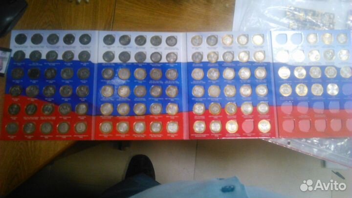 Альбом с 128 биметаллическими монетами РФ