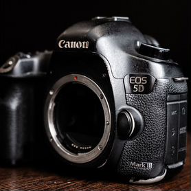 Фотоаппарат Canon 5D mark iii body