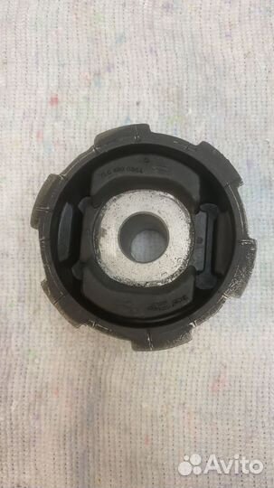 Сайлентблок подрамника Порше Кайен 957