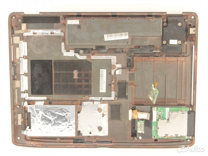 Нижняя крышка корпуса (