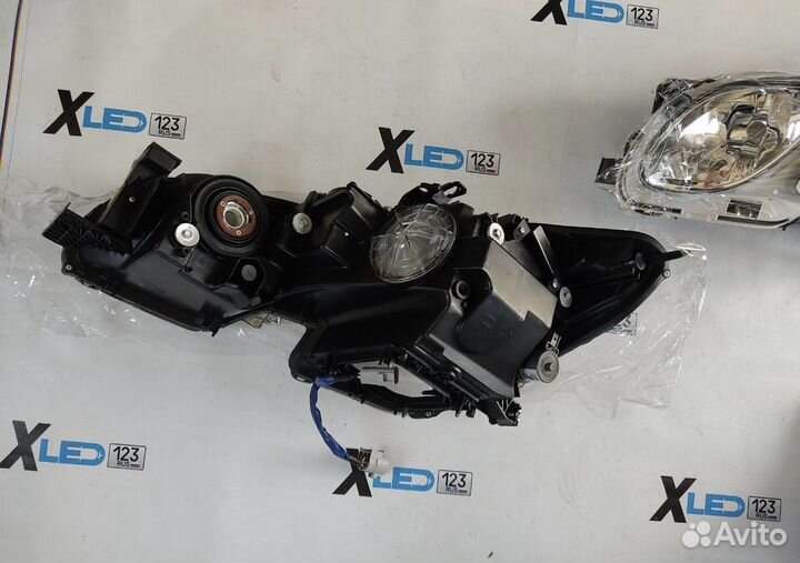 Фара правая левая Lexus GS 2005-2012 адаптивная
